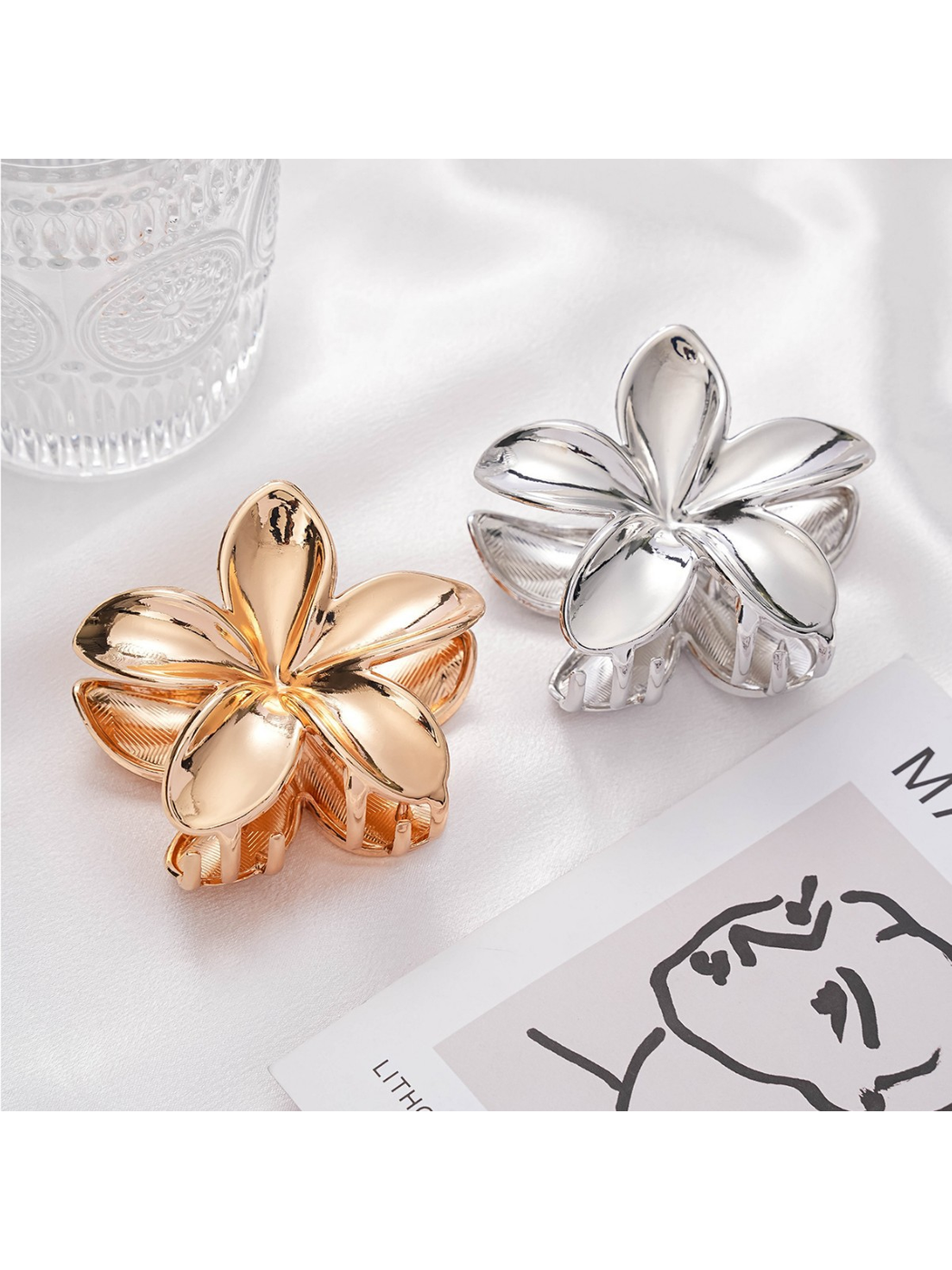 Beau - Sweet Flower Accent Zinc Alloy Hair Clip