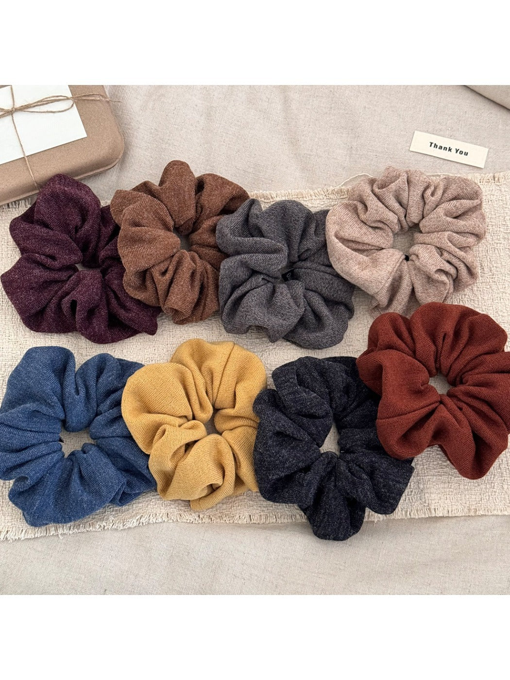 Gifty - Elegant Vintage Hair Scrunchie