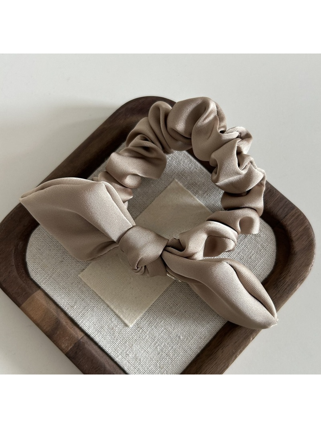 Gifty - Vintage Satin Bow Detail Hair Tie