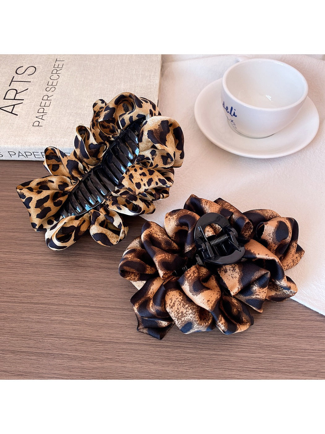 Beau - Vintage Leopard Print Pleated Claw Clip