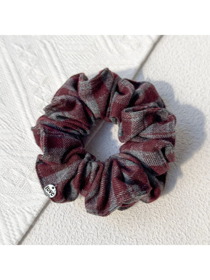 Gifty - College Style Patterned Scrunchie