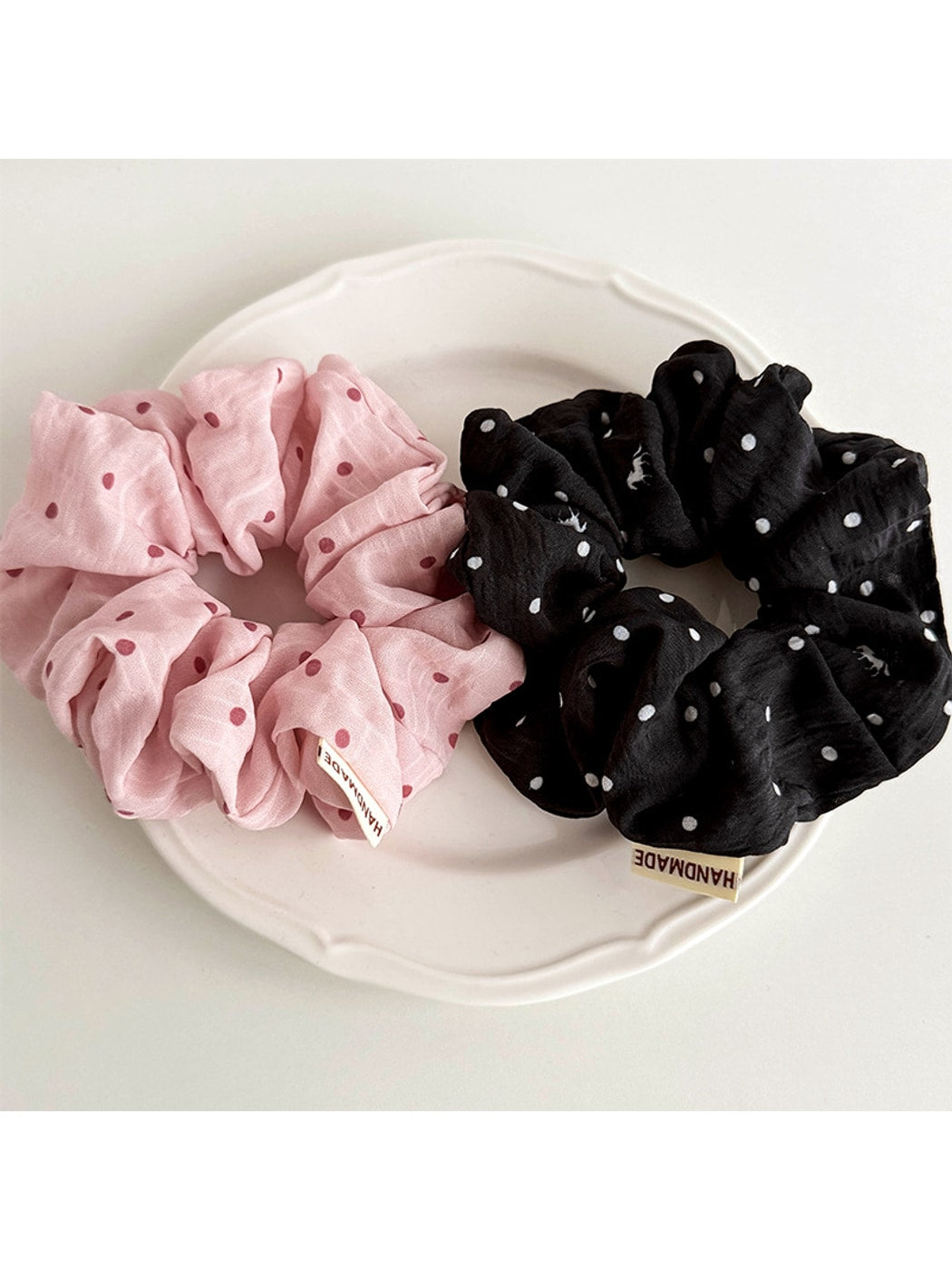Gifty - Pleated Mesh Polka Dot Horse Print Scrunchie