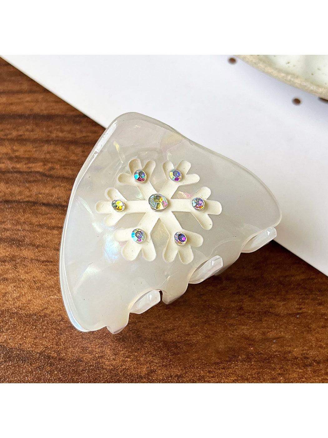 Beau - Modern Simple Flower Accent Claw Clip