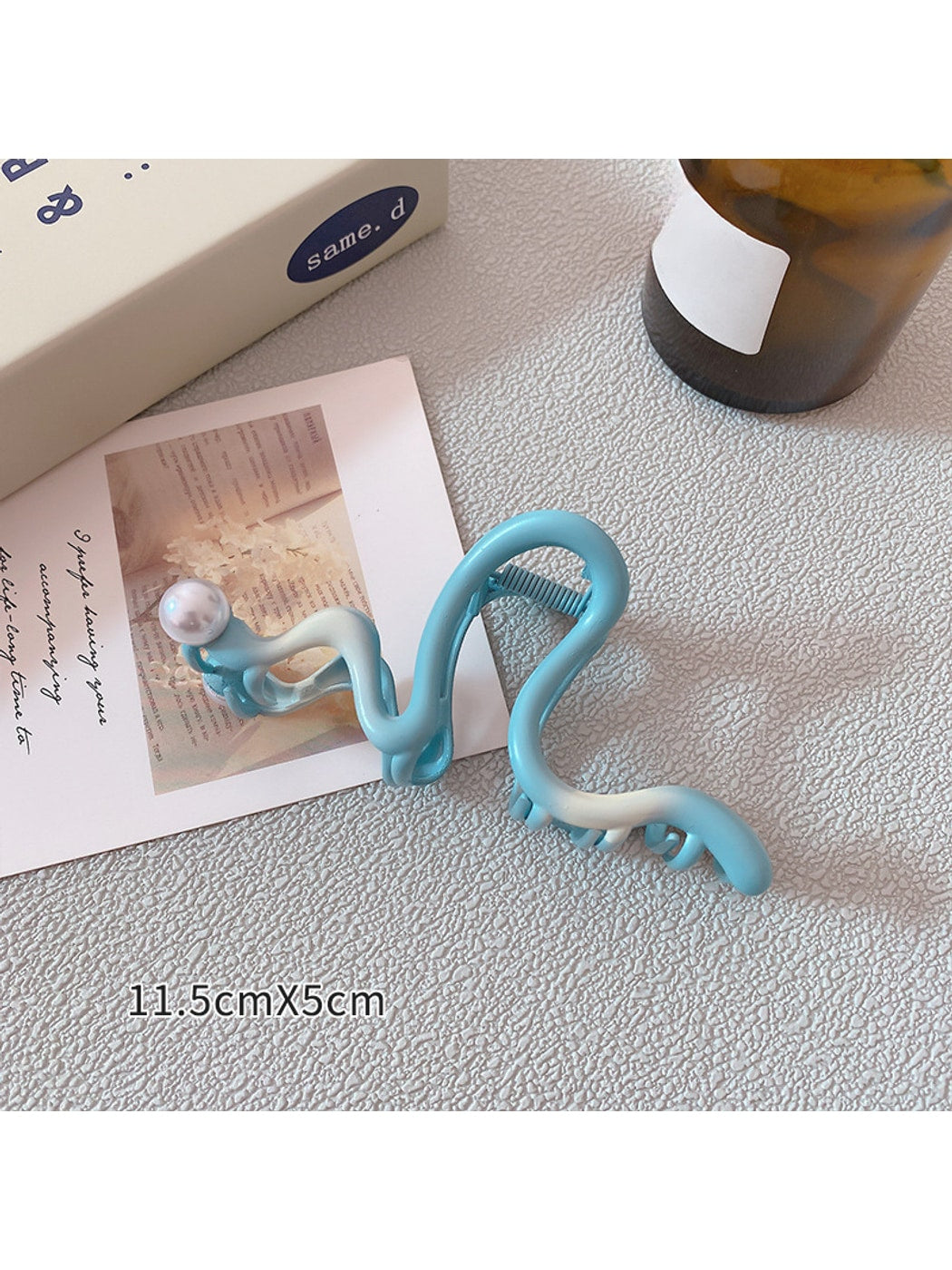 Beau - Gradient Cutout Butterfly Alloy Hair Claw Clip