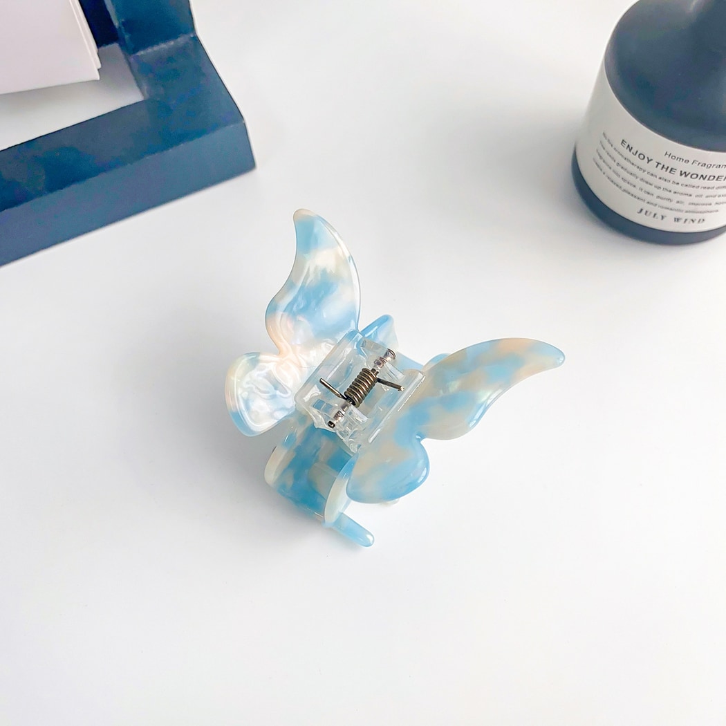 Beau - Simple Butterfly Shaped Claw Clip