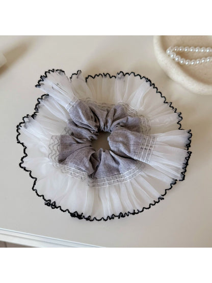 Gifty - Elegant White Ruffle Scrunchie