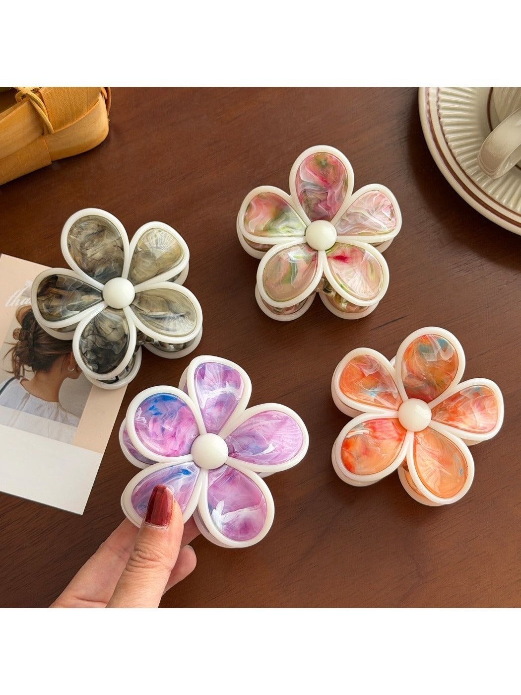 Beau - Five Petal Floral Plastic Hair Claw Clip