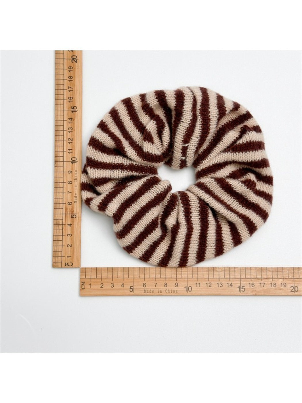 Gifty - Knitted Striped Hair Scrunchie