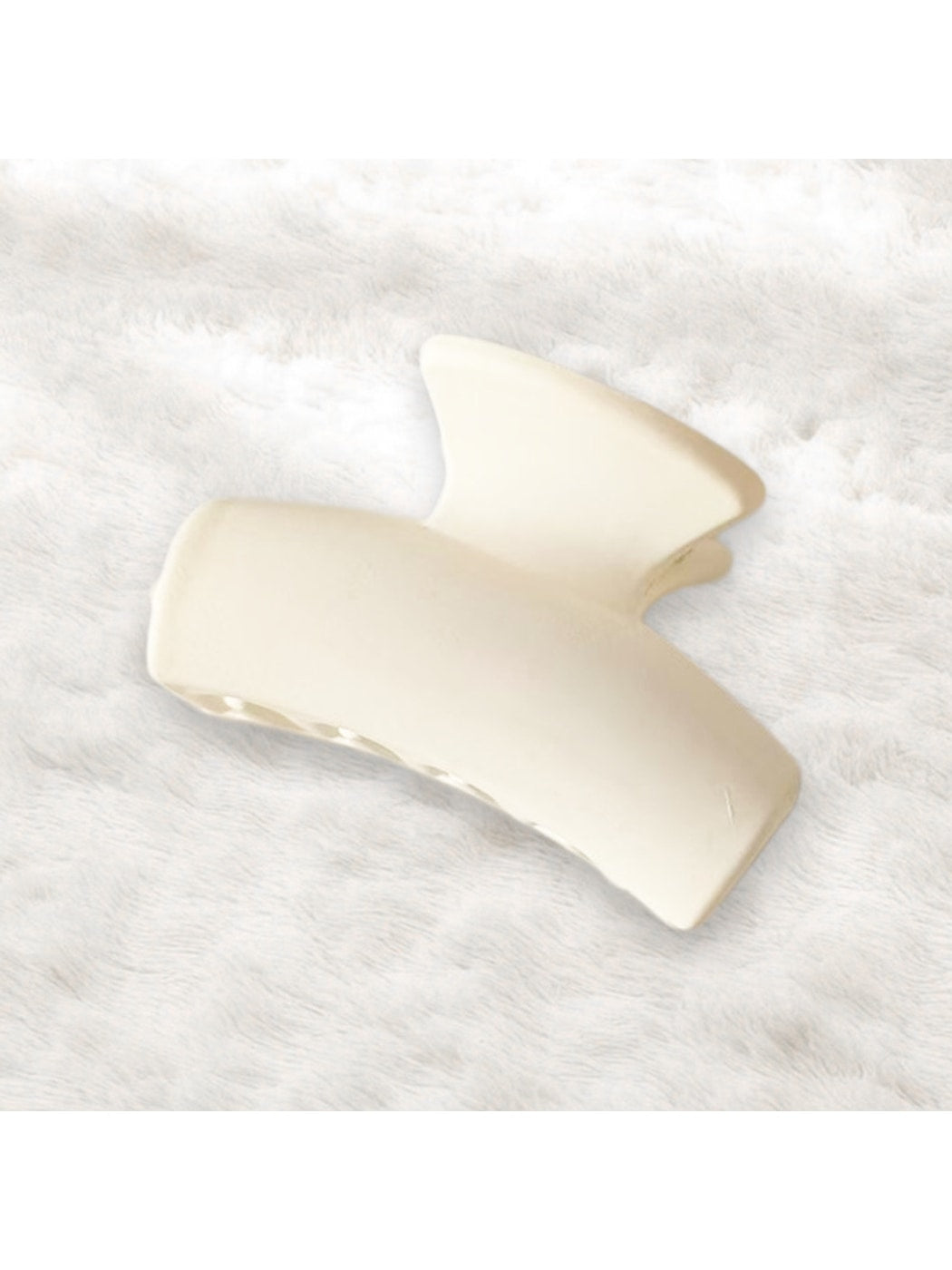 Beau - Matte Curved Plastic Claw Clip