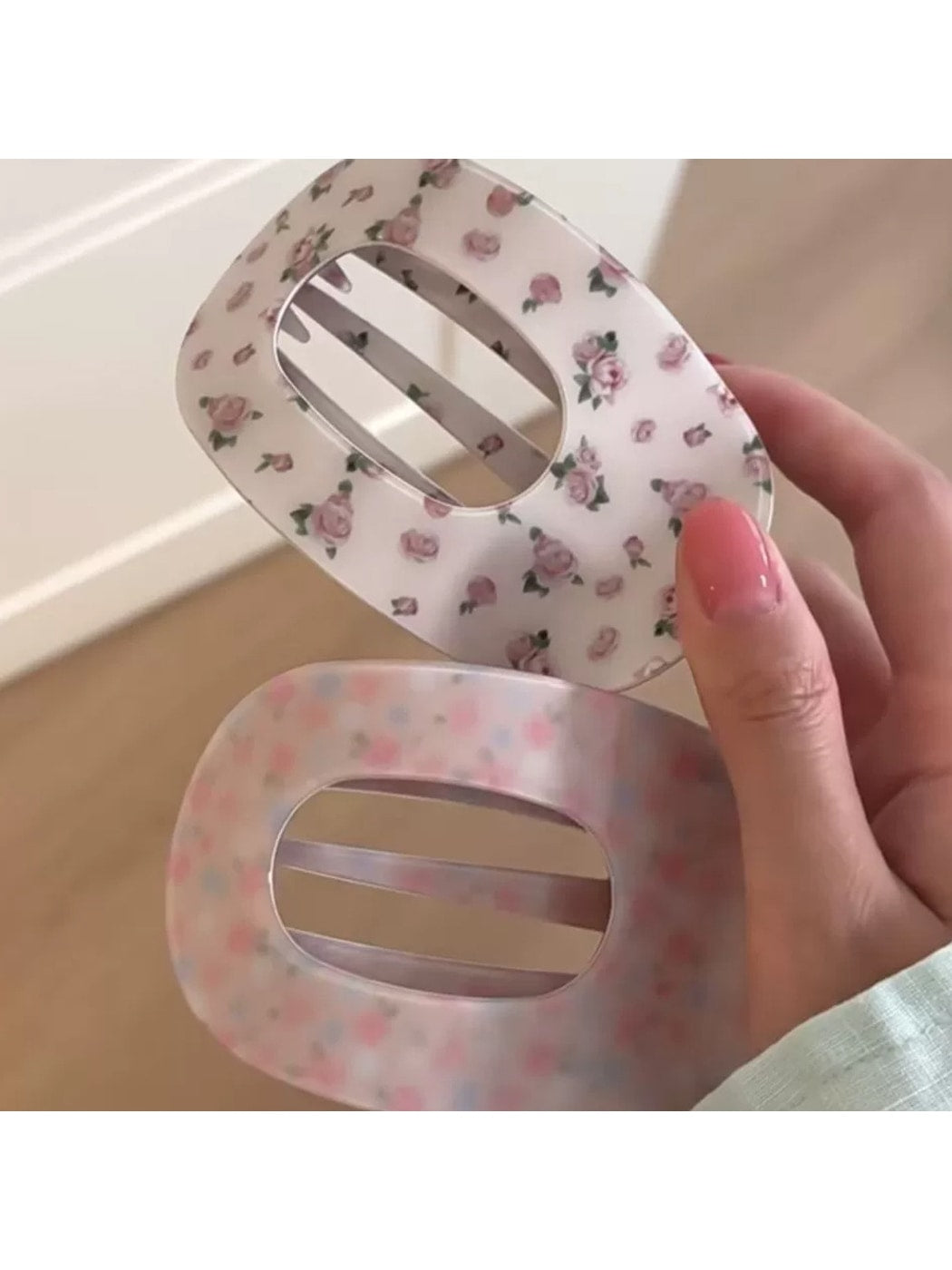 Beau - Retro Printed Oval PVC Claw Hair Clip