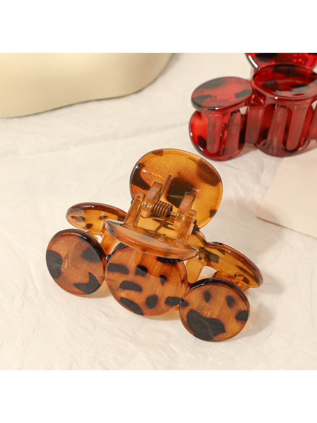 Beau - Elegant Three Circle Design Hair Claw Clip