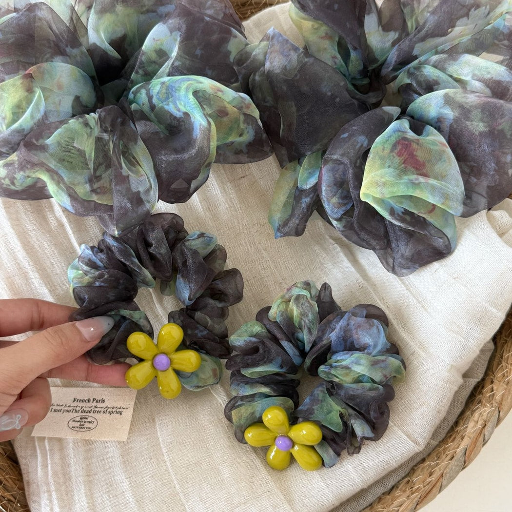 Gifty - Ruched Ink Wash Floral Detail Scrunchie
