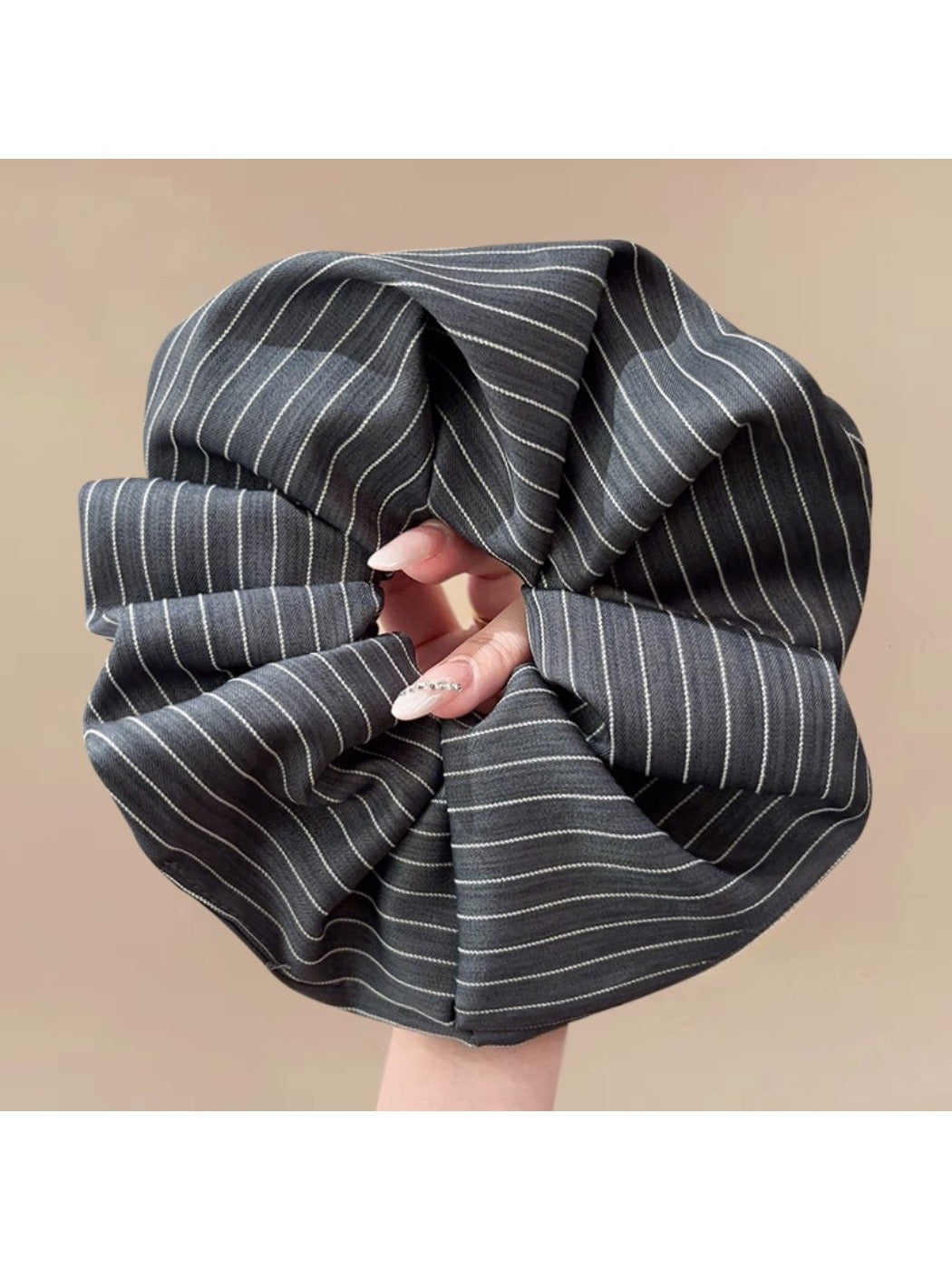 Gifty - Simple Striped Scrunchie Hair Tie