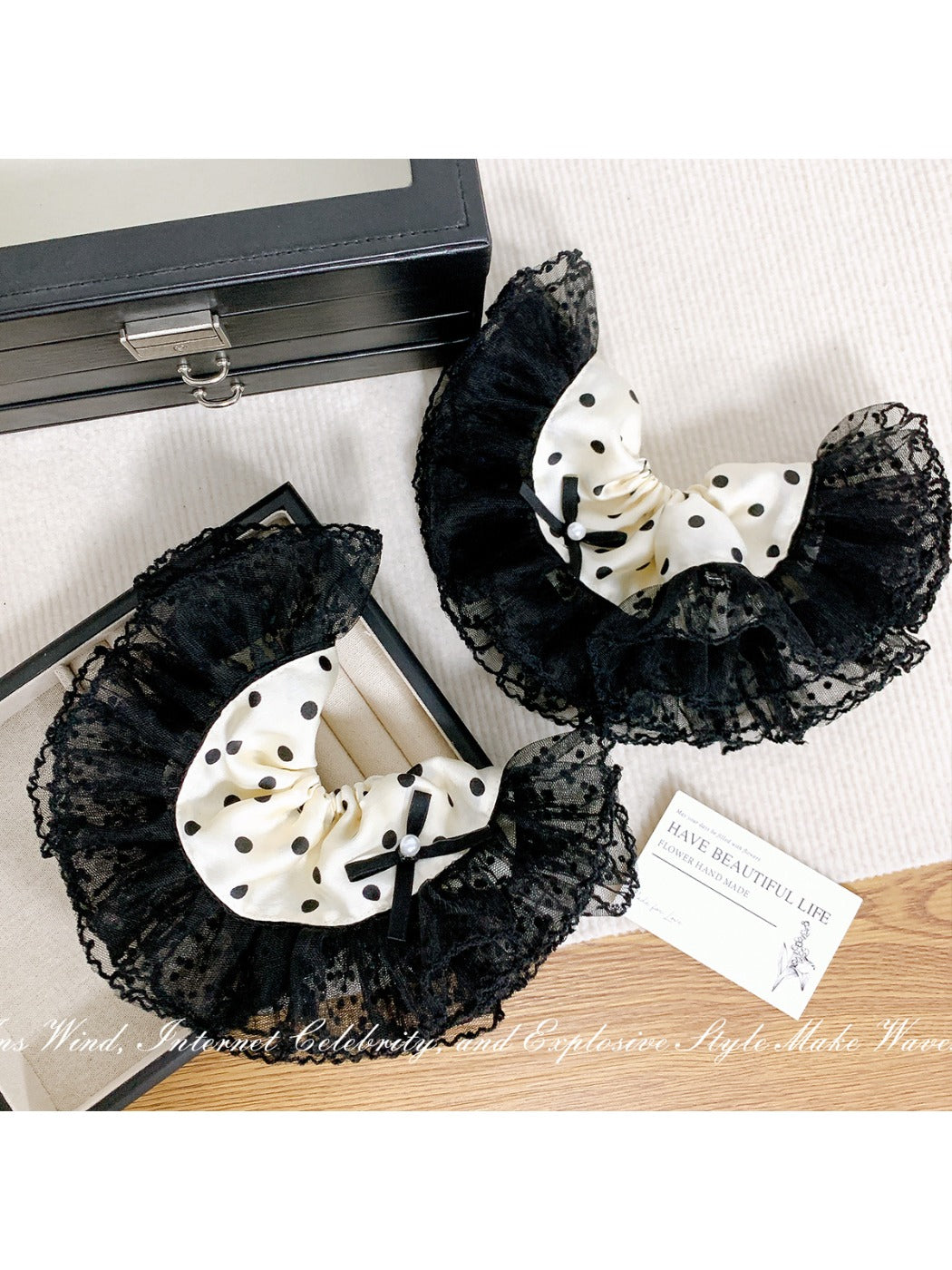 Gifty - Bowknot Wave Point Lace Hair Circle