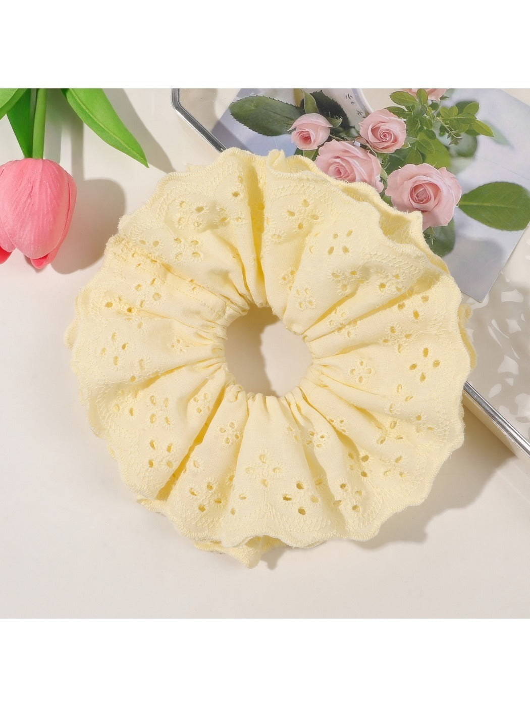 Gifty - Cream Colored Lace Hair Loop