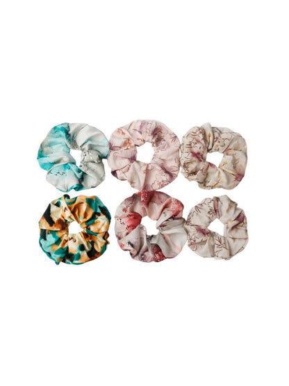 Gifty - Stylish Vintage Vacation Style Print Scrunchie