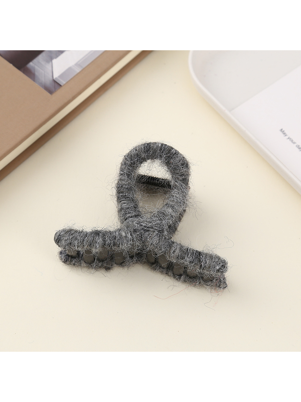 Beau - Solid Color Looped Top Hair Claw Clip