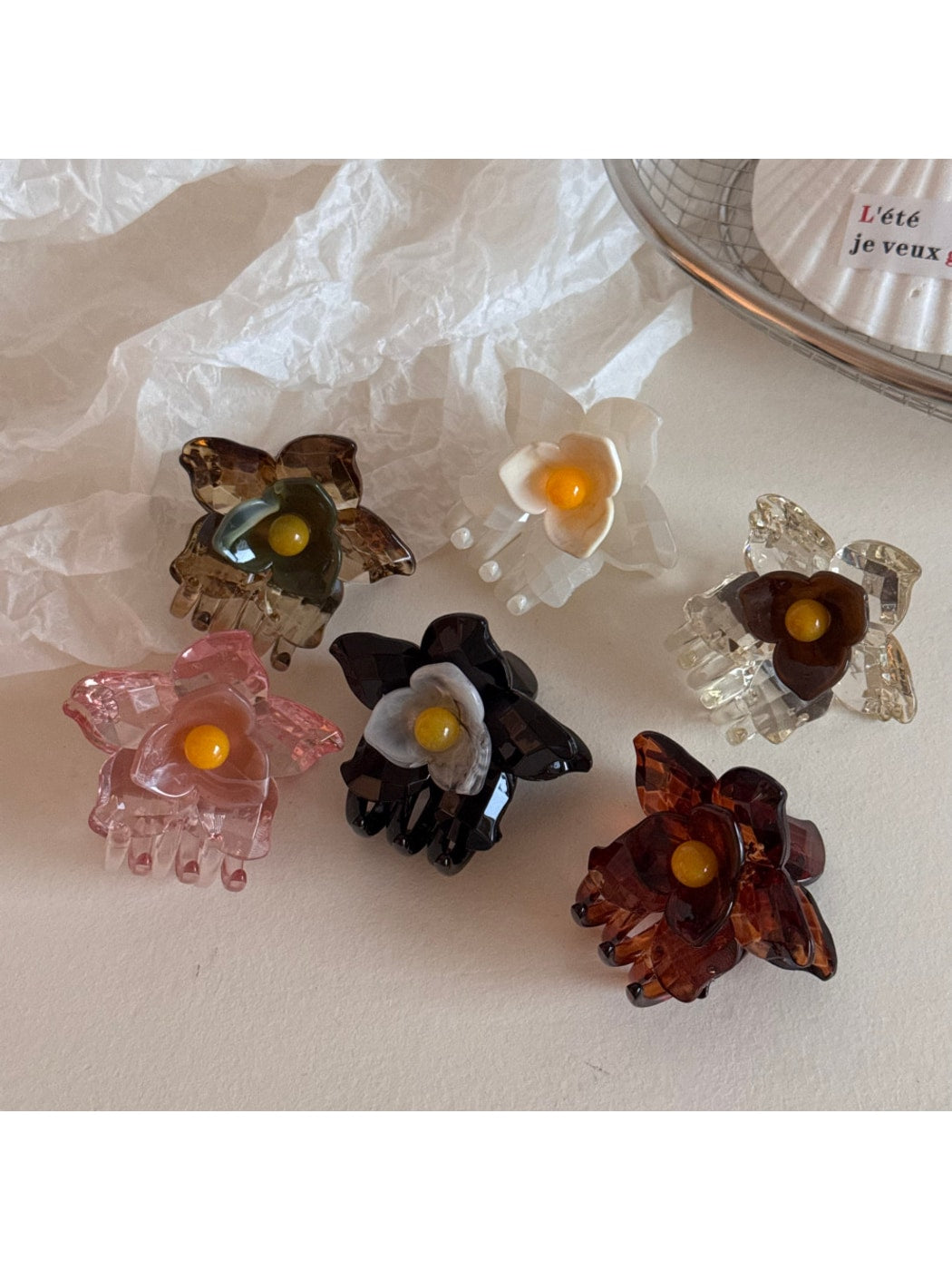 Beau - Sweet Floral Design Plastic Claw Clip