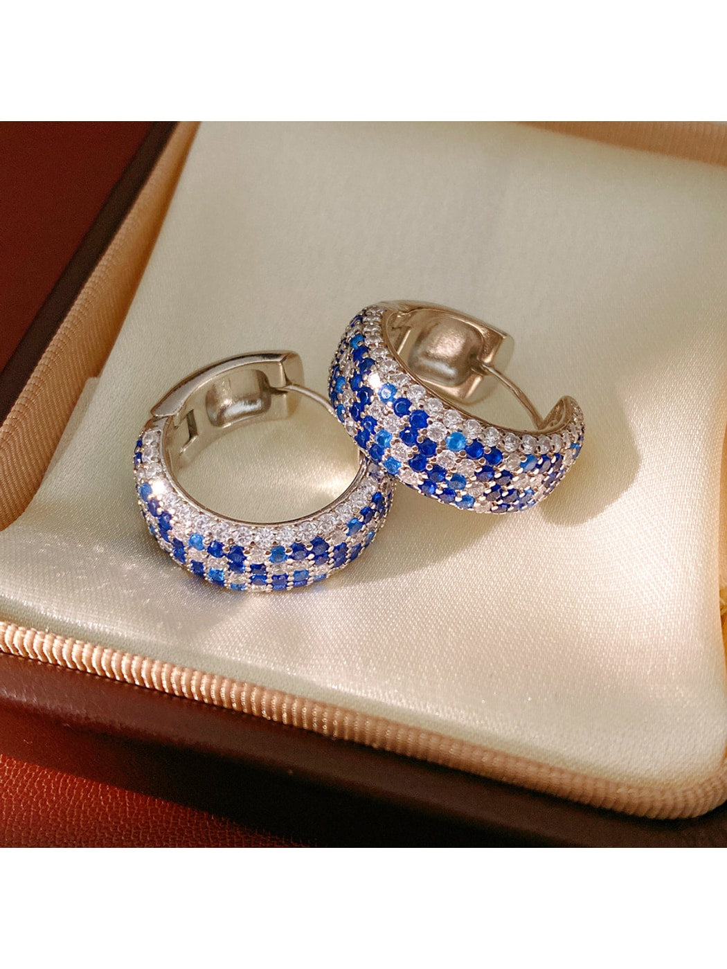 Earedge - Vintage Round Pave Rhinestone Earrings