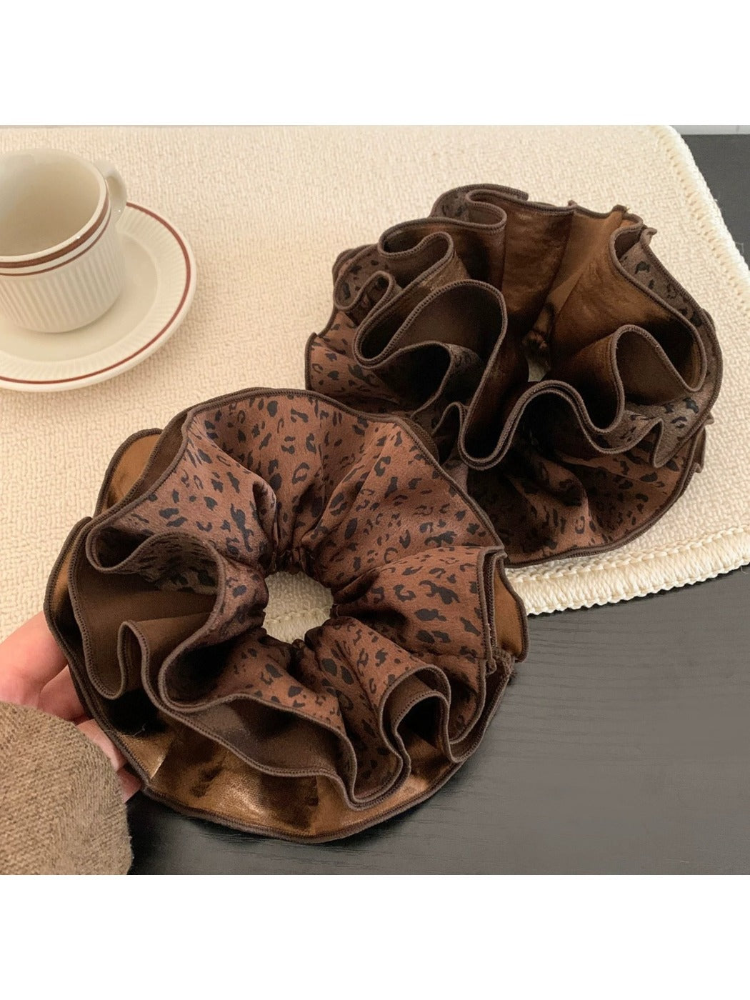 Gifty - Fall Winter Leopard Print Hair Scrunchie