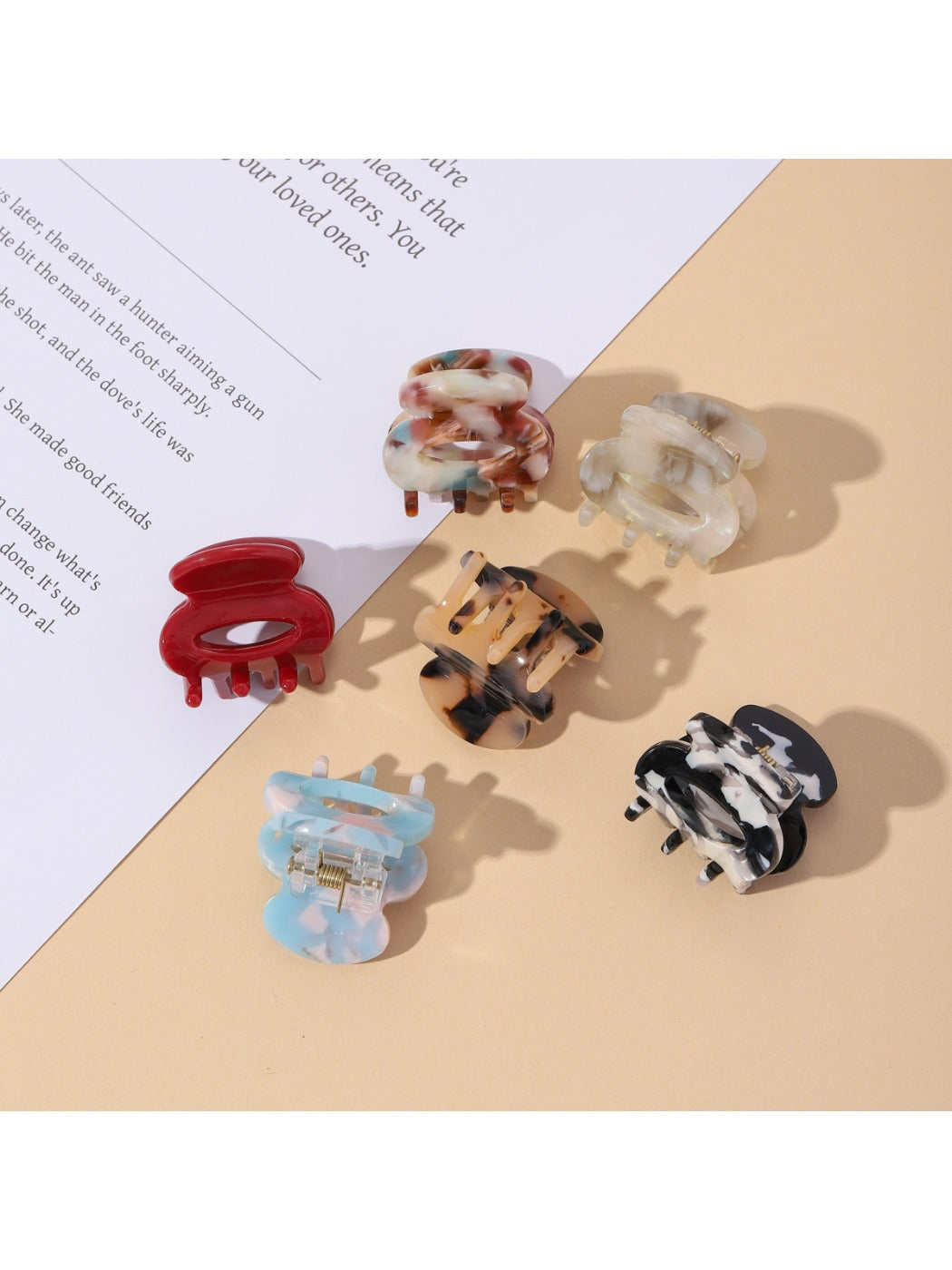 Beau - Small Oval Cut Out Hair Claw Clip