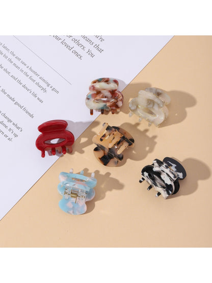 Beau - Small Oval Cut Out Hair Claw Clip