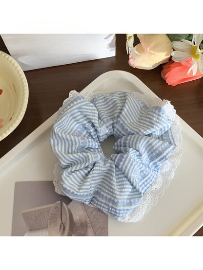Gifty - Striped Lace-Trimmed Scrunchie