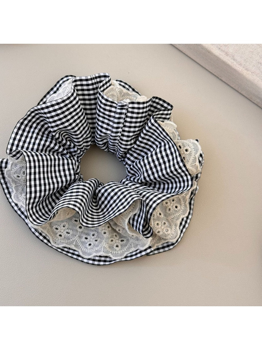 Gifty - Lace Checkered Ruffled Scrunchie Hair Tie