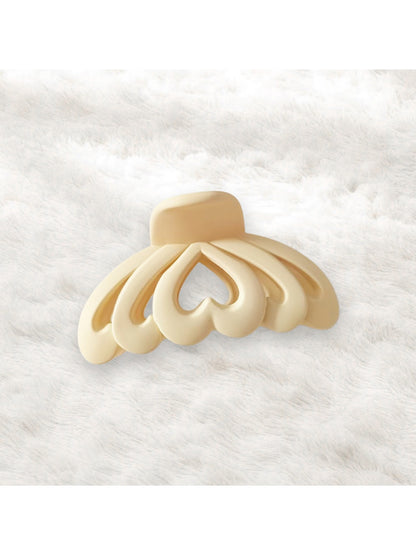 Beau - Layered Heart Cutout Everyday Style Claw Clip