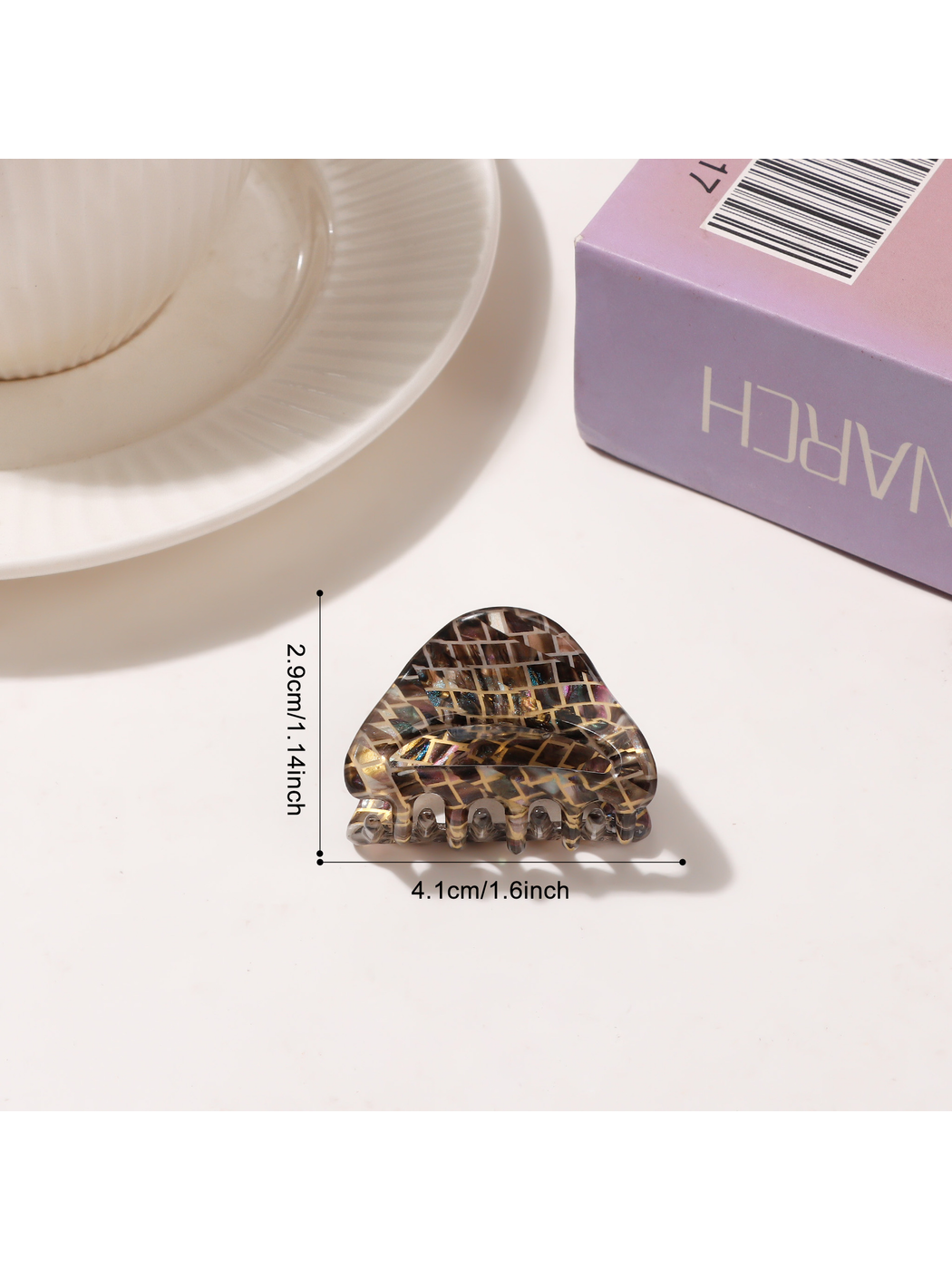 Beau - Small Triangle Textured Openwork Claw Clip