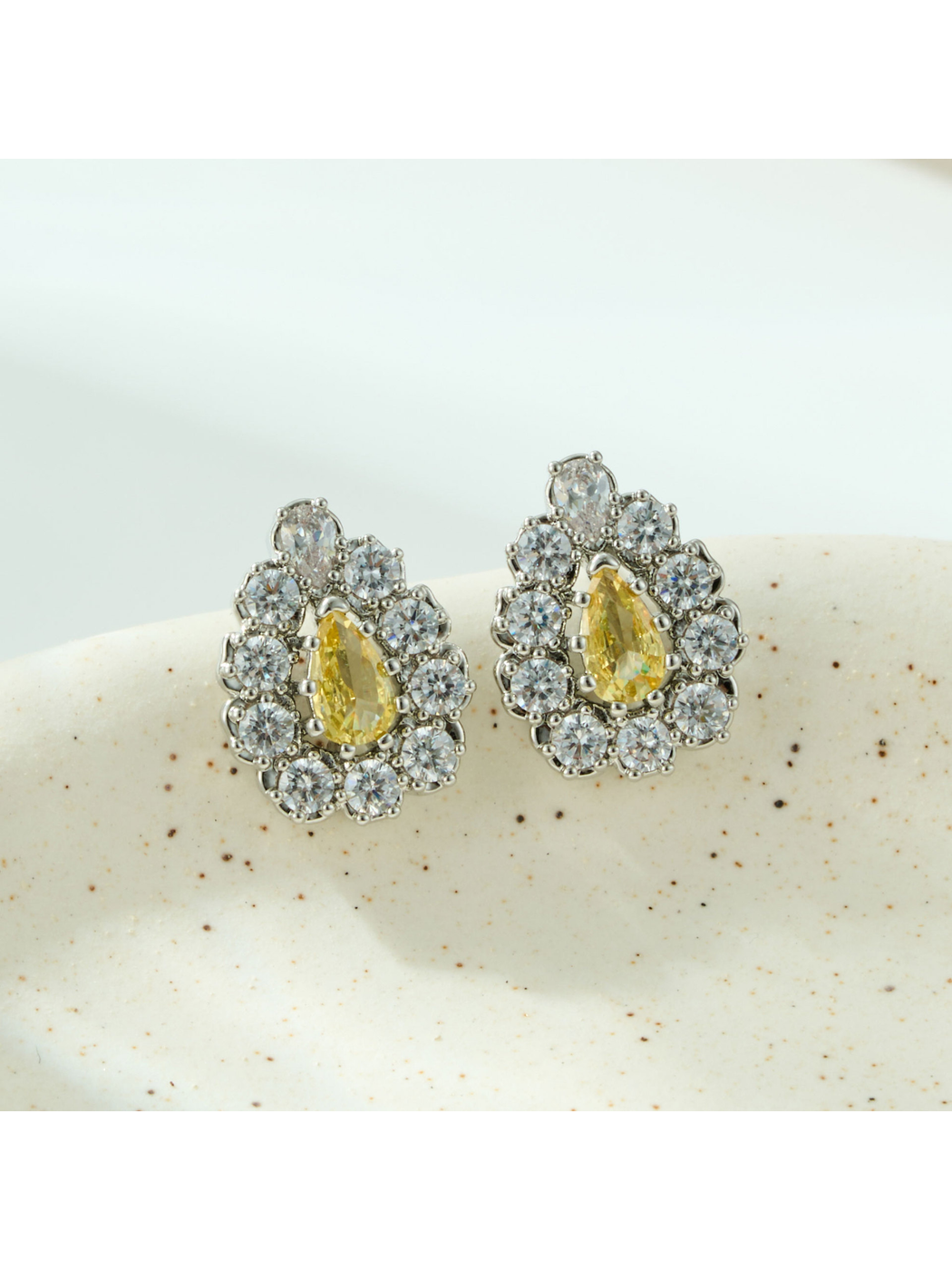 Earedge - Rhinestone Teardrop Micro Inlaid Stud Earrings