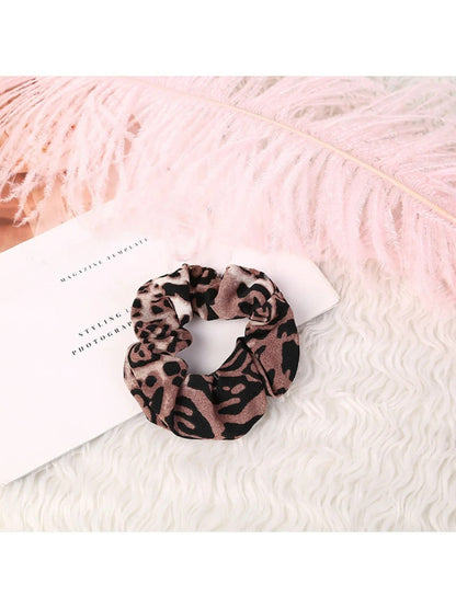 Gifty - Leopard Print Scrunchies