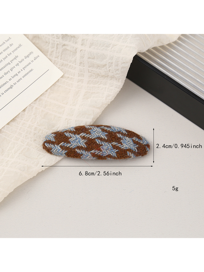 Beau - Geometric Oval Houndstooth Hair Clip