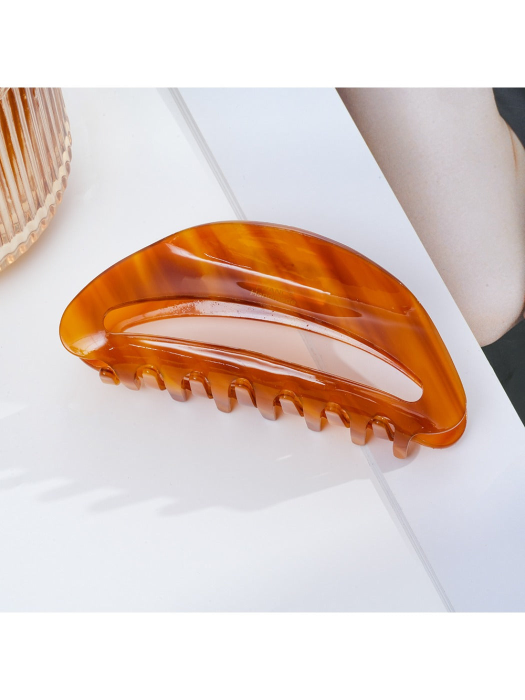 Beau - Minimalist Half Moon Cutout Hair Claw Clip