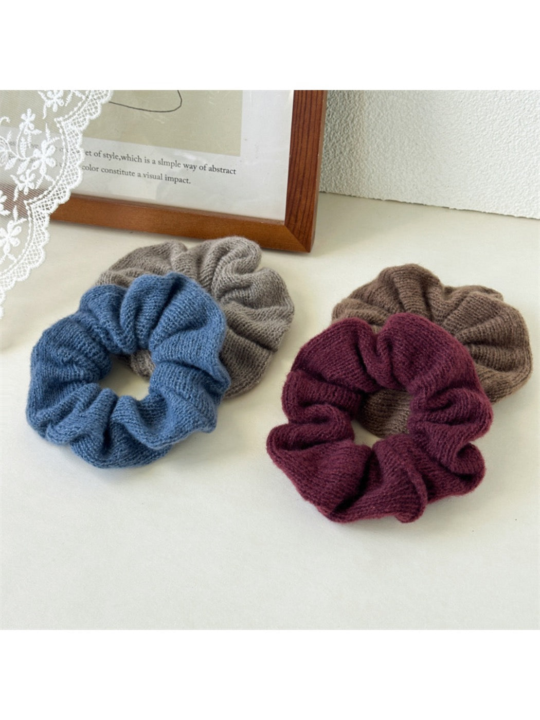 Gifty - Knitted Striped Scrunchie Hair Tie