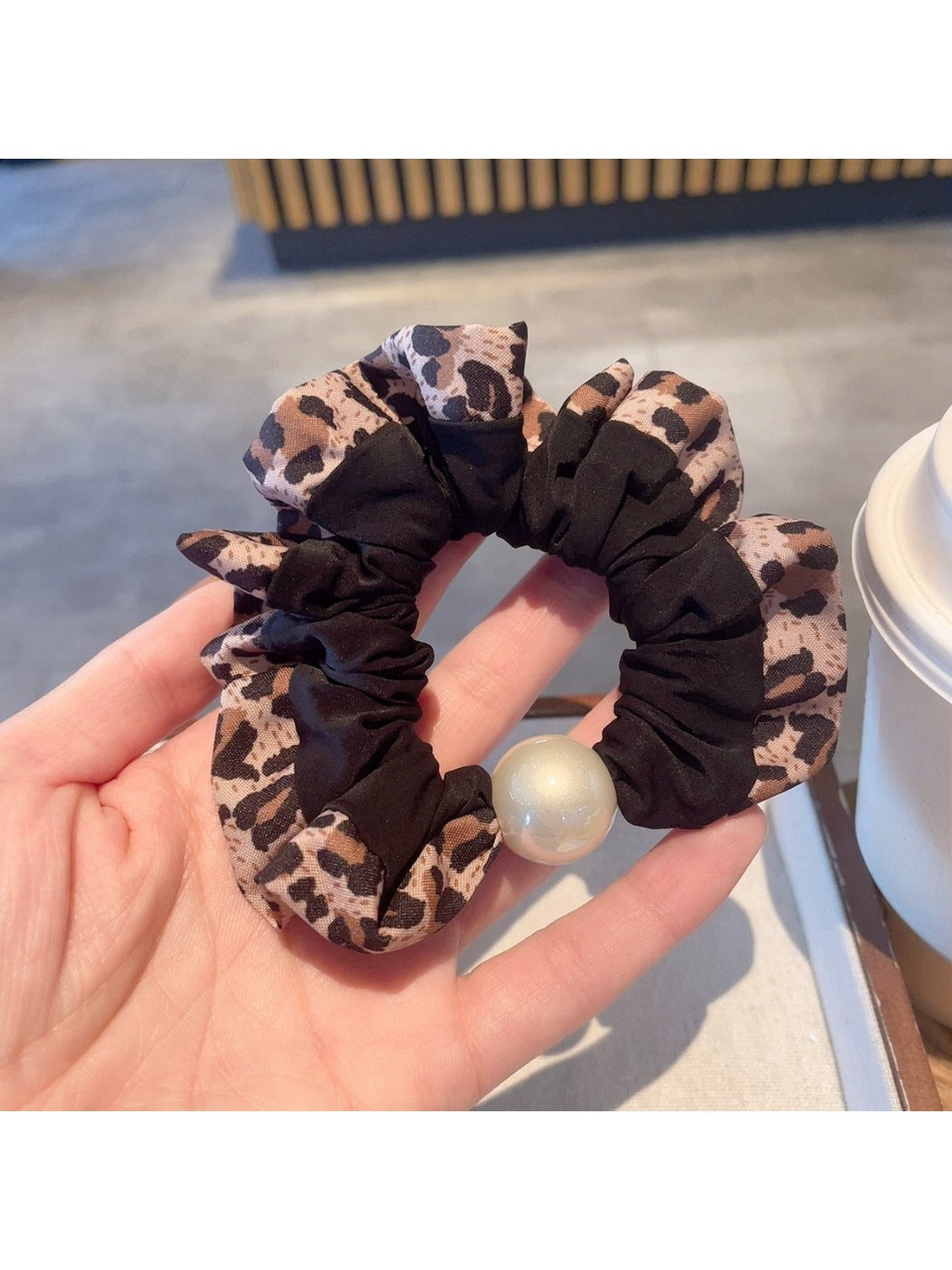 Gifty - Leopard Print Color-Block Scrunchie