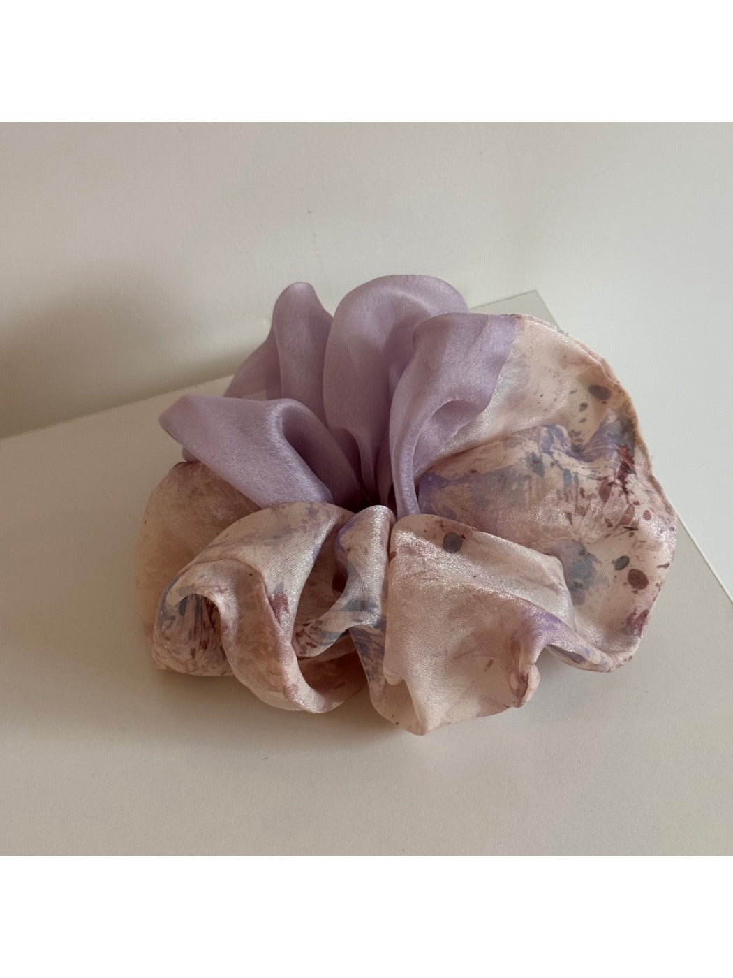 Gifty scrunchie displayed on a white background showing full circular shape