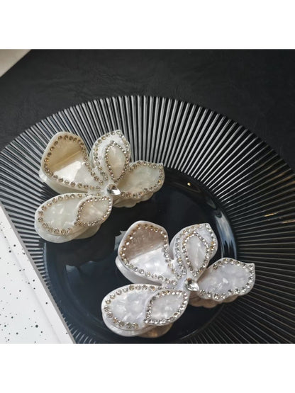 Beau - Chic Petal Shaped Hair Claw Clip