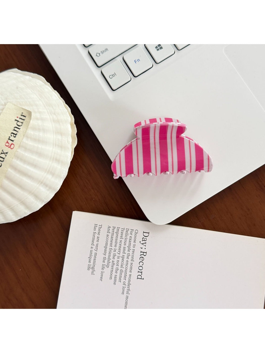 Beau - Sweet Style Striped Plastic Hair Claw Clip