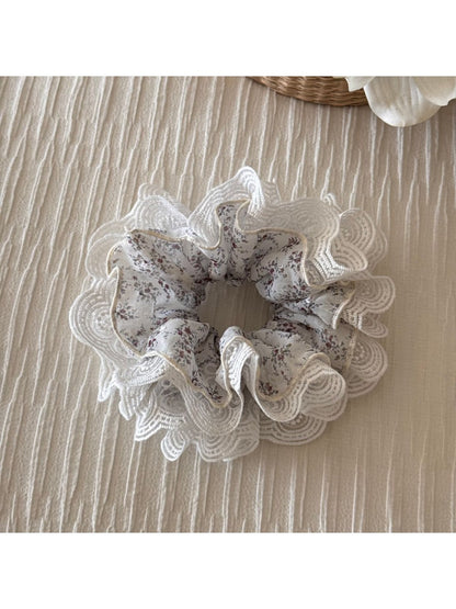 Gifty - Lace Trim Floral Print Scrunchie