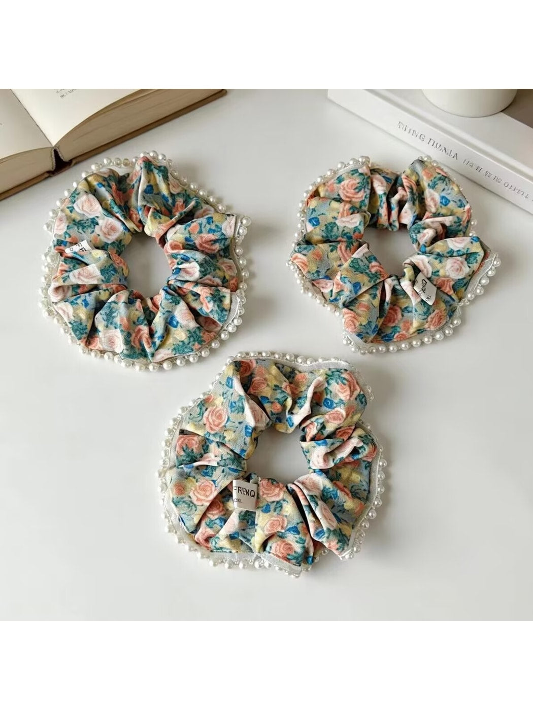 Gifty - Polyester Floral Ruffled Fabric Hair Scrunchie