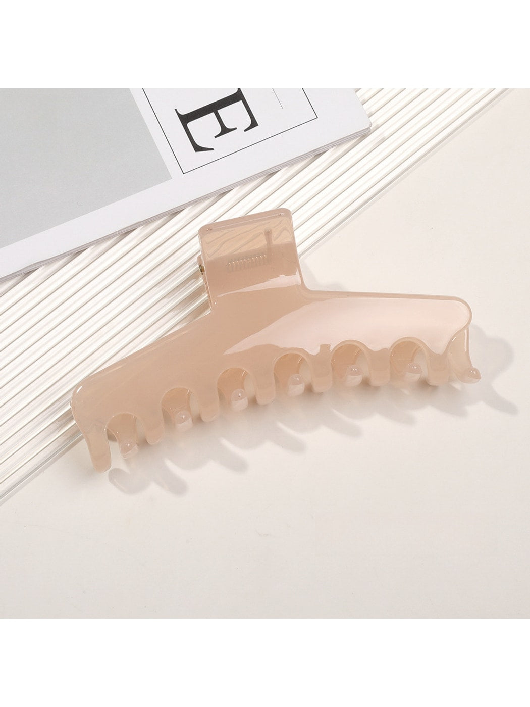 Beau - Jelly Finish Wide Shape Women's Claw Hair Clip