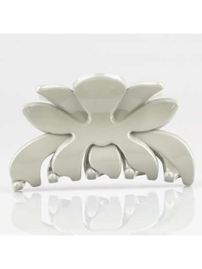 Beau - Minimalist Solid Color Flower Shaped Claw Clip