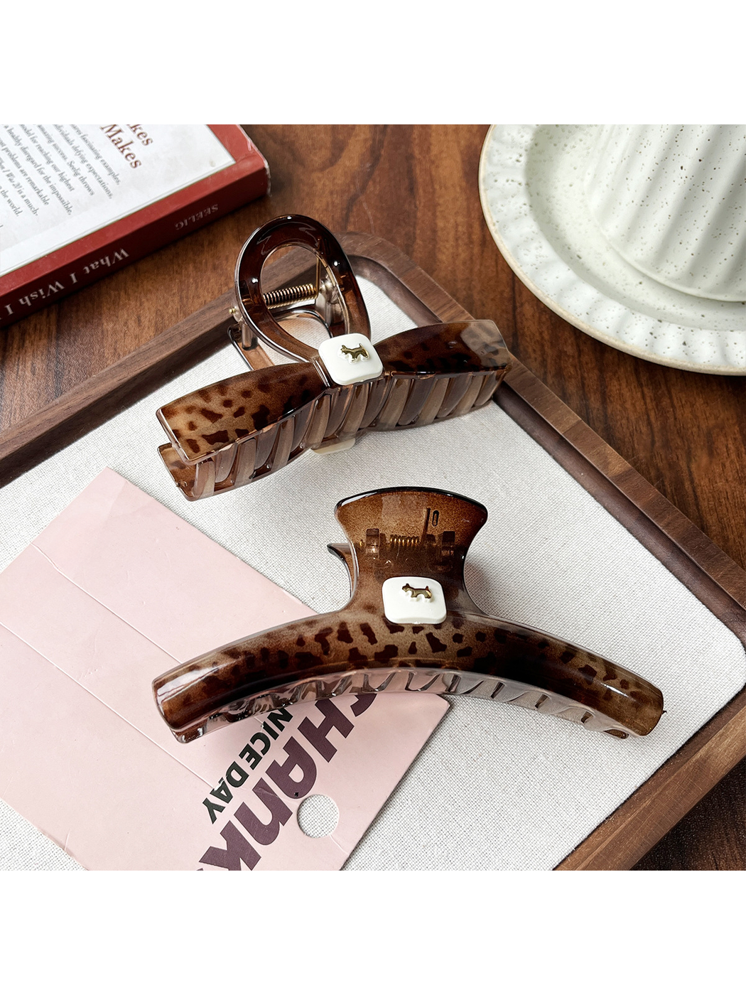 Beau - Leopard Pattern Plastic Geometric Claw Clip