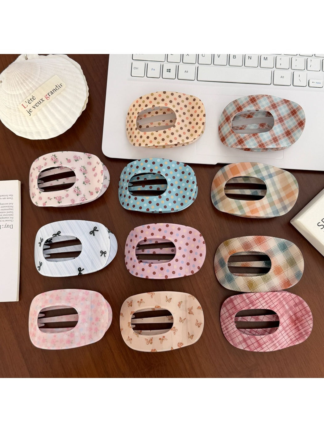 Beau - Acrylic Oval Cutout Duckbill Hair Clip