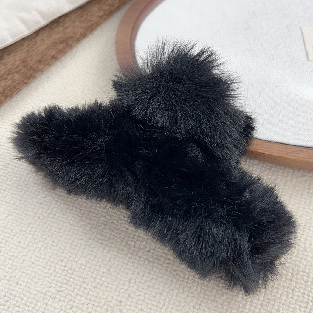 Beau - Cute Plush Triangle Detail Claw Clip
