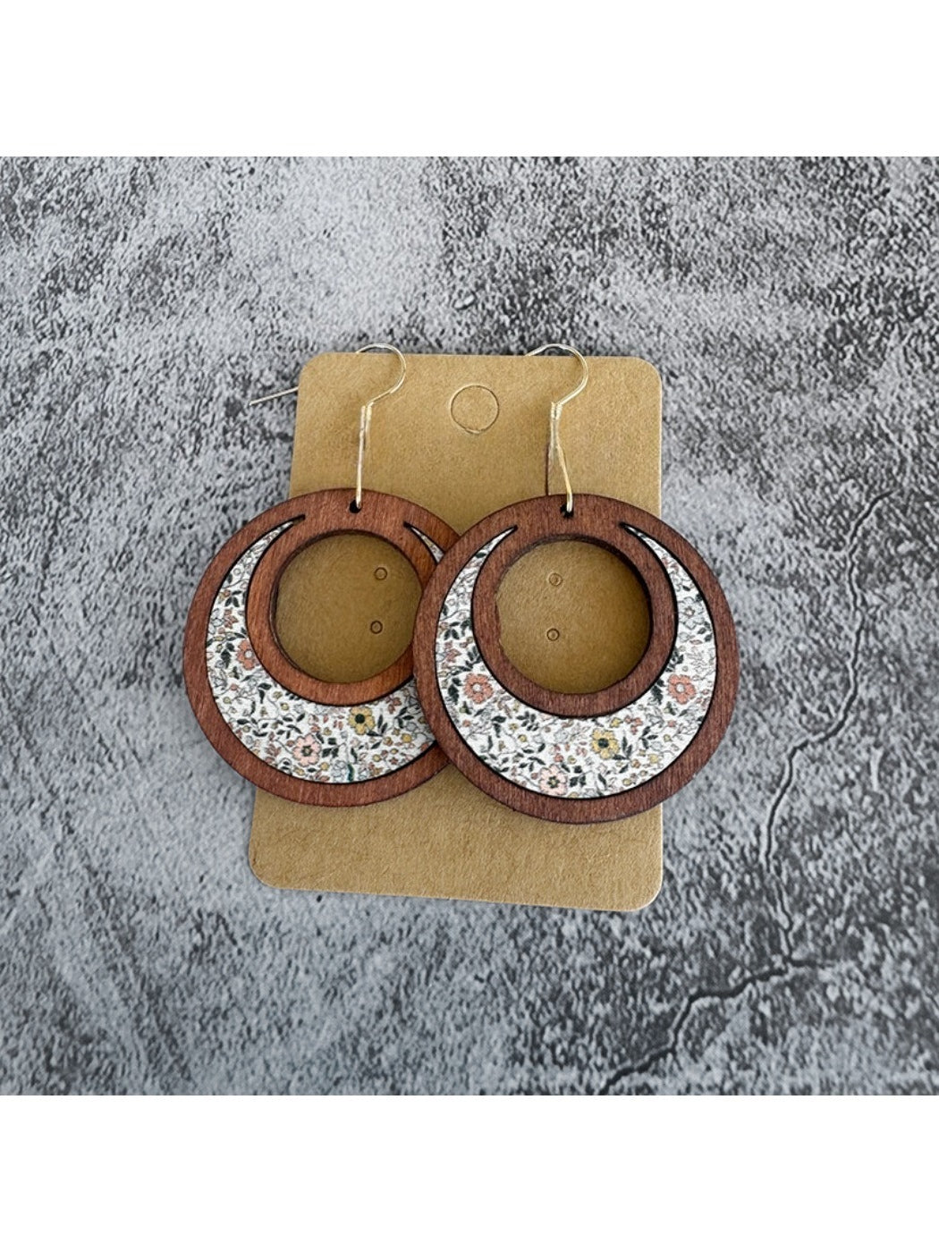 Earedge - Elegant Wooden Sunflower Earrings