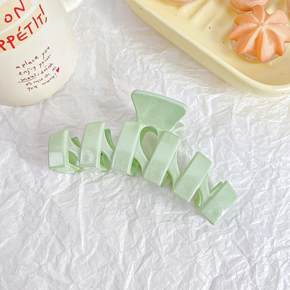 Beau - Geometric Plastic Line Detail Claw Hair Clip
