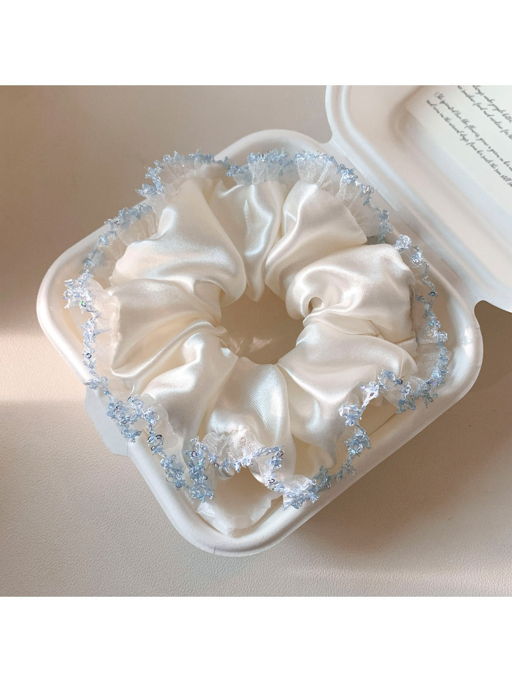 Gifty - Elegant Satin Ruched Scrunchie