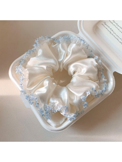 Gifty - Elegant Satin Ruched Scrunchie